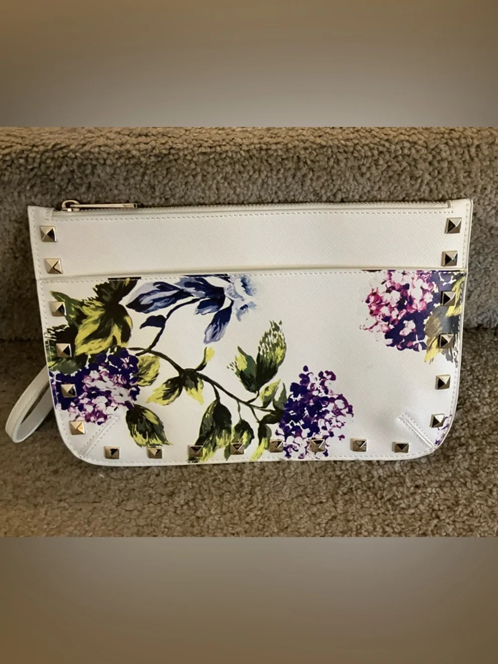 NWOT WHITE HOUSE BLACK MARKET WHITE PURPLE FLORAL ENVELOPE WRISTLET CLUTCH - Picture 4 of 13